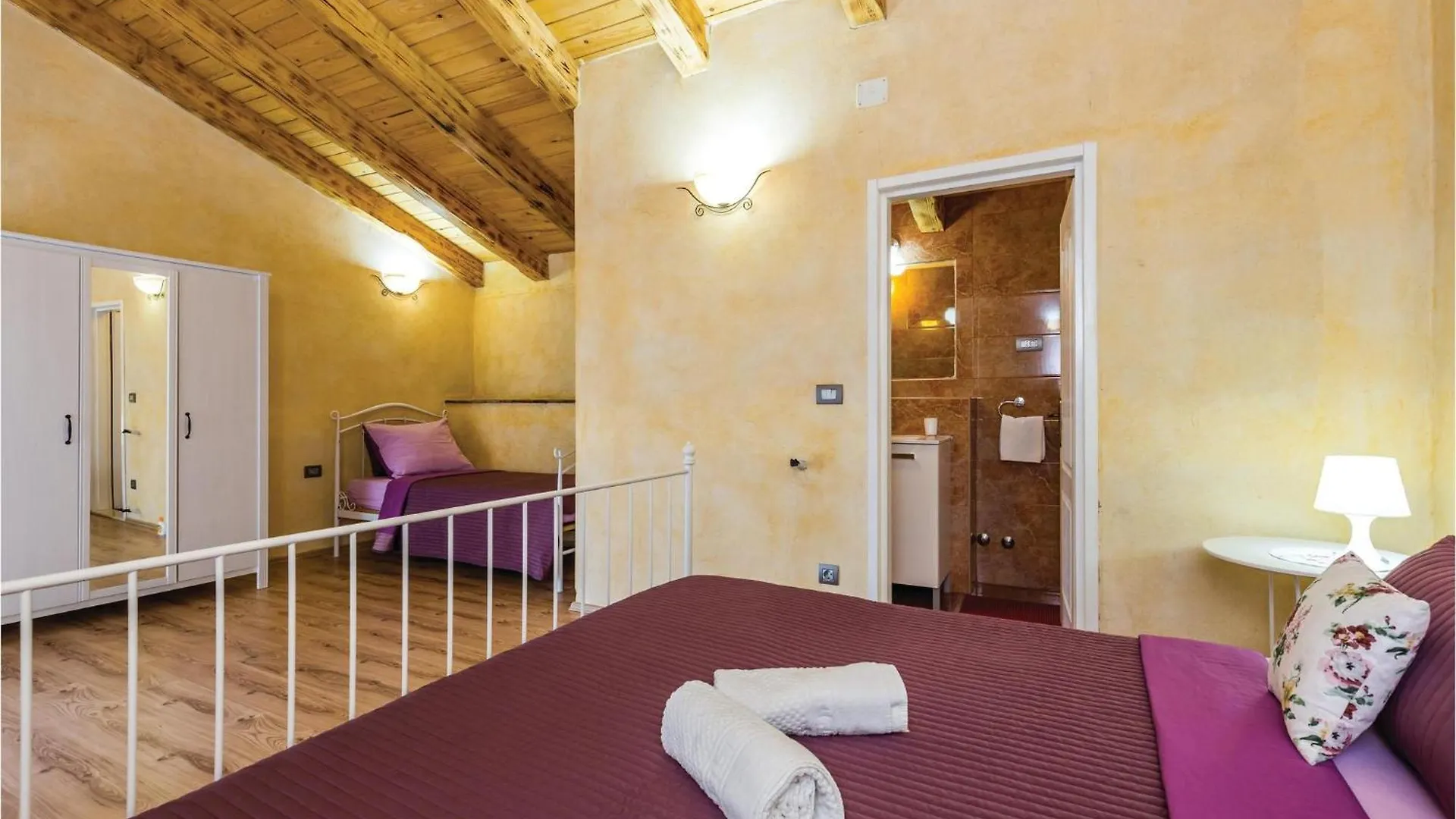 Awesome Home In Moscenicka Draga With Wifi 0*,