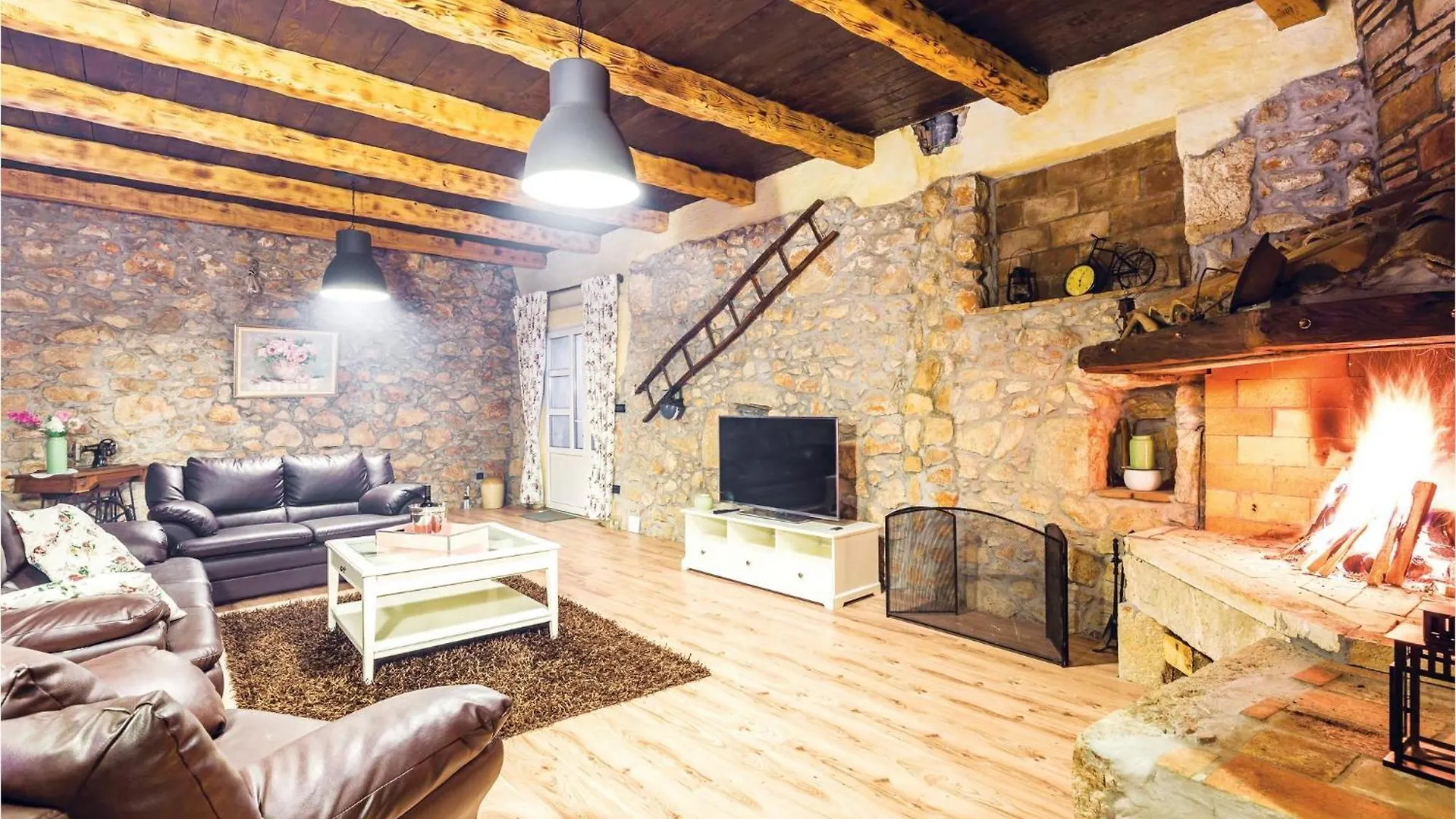 Awesome Home In Moscenicka Draga With Wifi 0*,