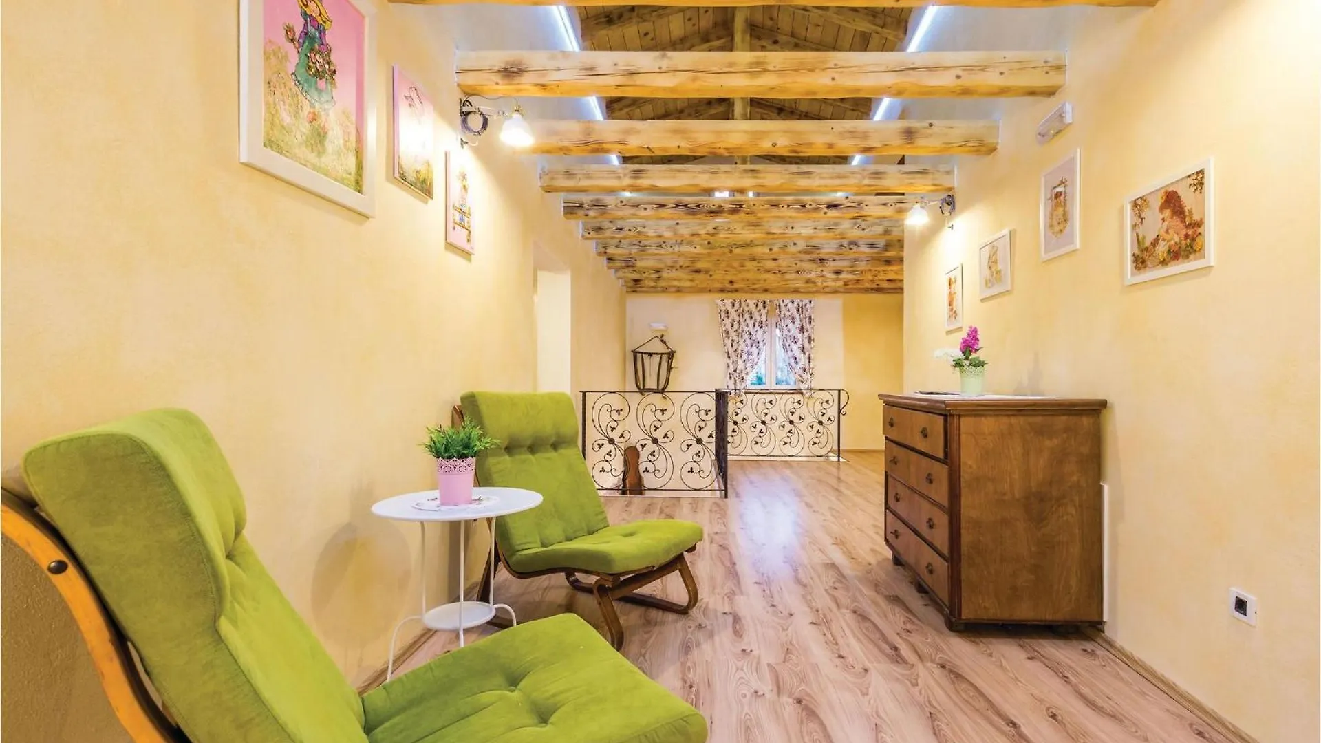 Awesome Home In Moscenicka Draga With Wifi 0*,